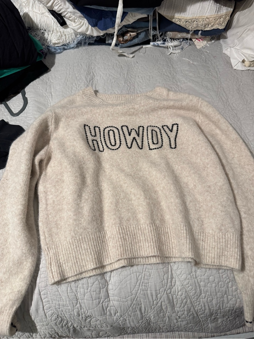 Cream 'HOWDY' Crewneck Sweater - Women's Cozy Pullover